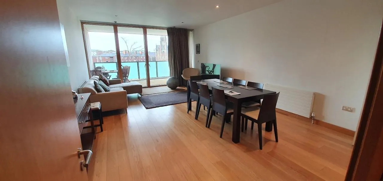 دبلن Liffey Suites شقة فندقية